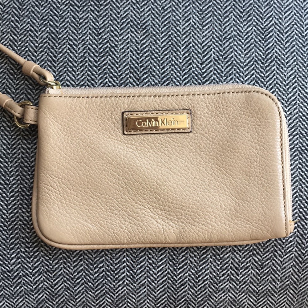NWOT Calvin Klein Nude Wristlet